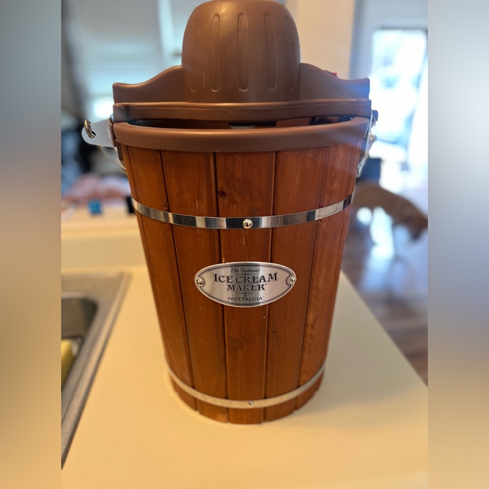 Nostalgia Ice cream maker